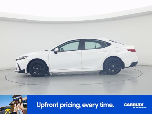 White 2025 Toyota Camry SE