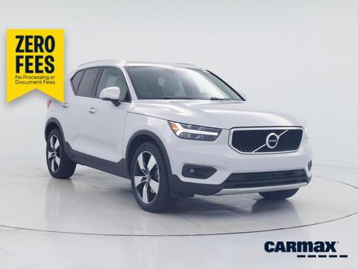 Gray 2021 Volvo XC40 T5 Momentum