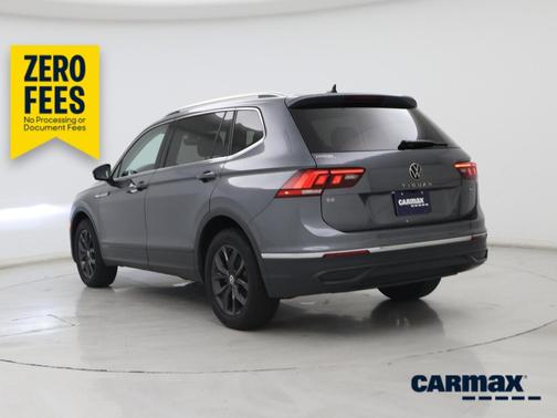 Gray 2024 Volkswagen Tiguan SE