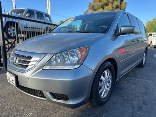 Silver 2009 Honda Odyssey EX-L