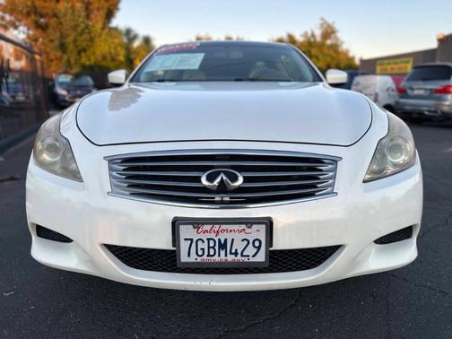 Moonlight White 2010 INFINITI G37 Journey