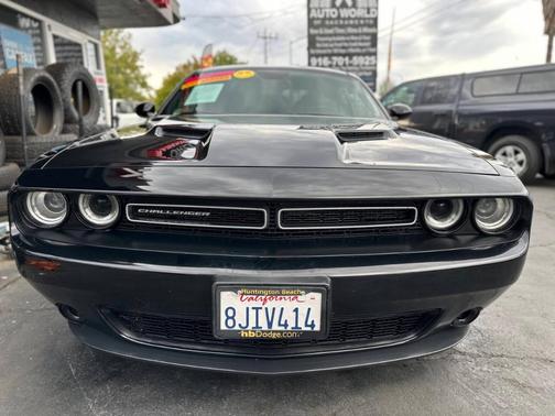 2016 Dodge Challenger SXT
