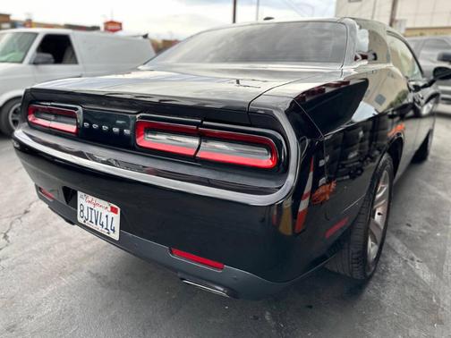 2016 Dodge Challenger SXT
