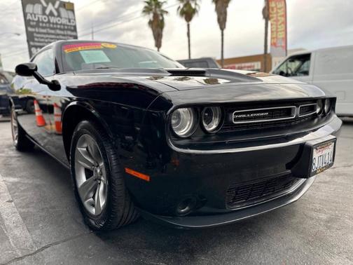 2016 Dodge Challenger SXT