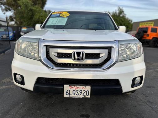 Off White 2010 Honda Pilot EX