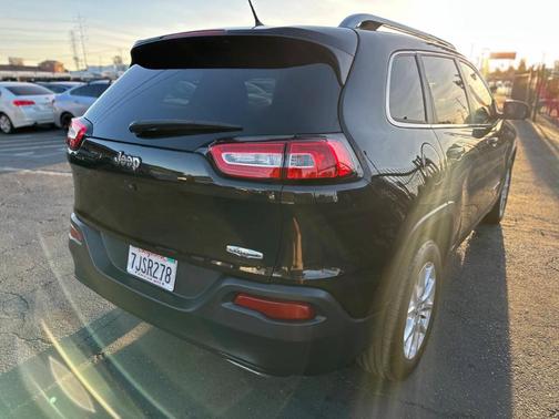 Gray 2015 Jeep Cherokee Latitude