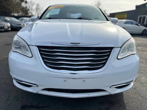 2013 Chrysler 200 Touring