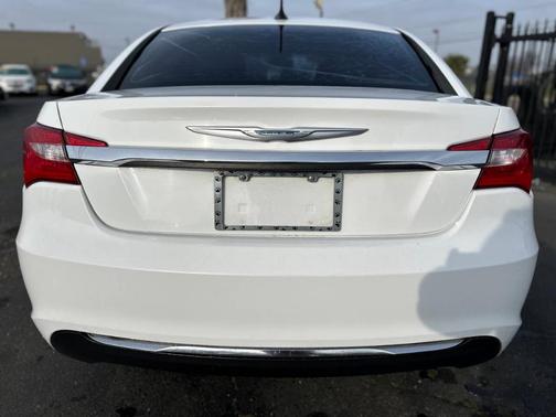 2013 Chrysler 200 Touring
