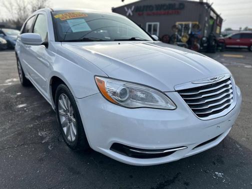 2013 Chrysler 200 Touring
