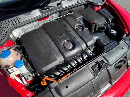 Red 2013 Volkswagen Beetle 2.5L