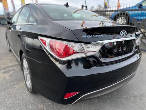 2015 Hyundai SONATA Hybrid Limited