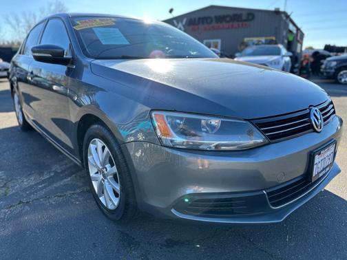 2014 Volkswagen Jetta Auto SE w/Connectivity/Sunroof PZEV