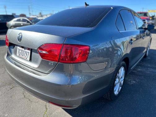 2014 Volkswagen Jetta Auto SE w/Connectivity/Sunroof PZEV