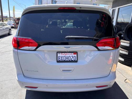 2017 Chrysler Pacifica Touring