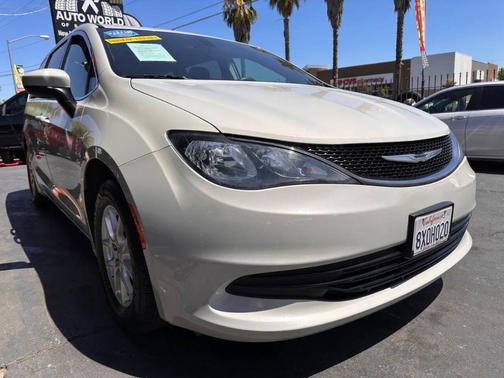 2017 Chrysler Pacifica Touring