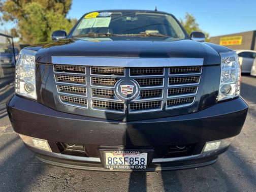 Blue 2013 Cadillac Escalade ESV Luxury