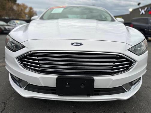 2017 Ford Fusion Hybrid SE