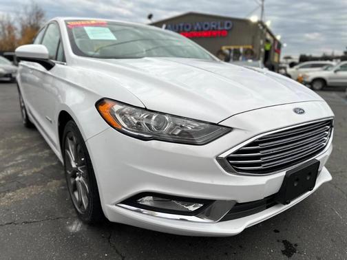 2017 Ford Fusion Hybrid SE