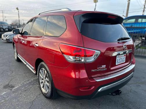 2014 Nissan Pathfinder SL