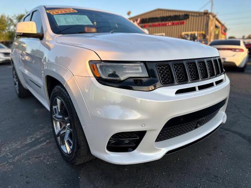 Off White 2018 Jeep Grand Cherokee SRT