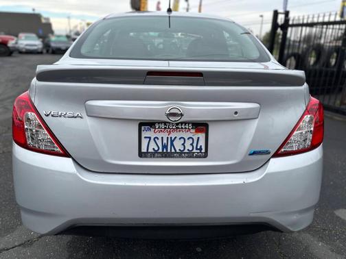 2016 Nissan Versa 1.6 S+