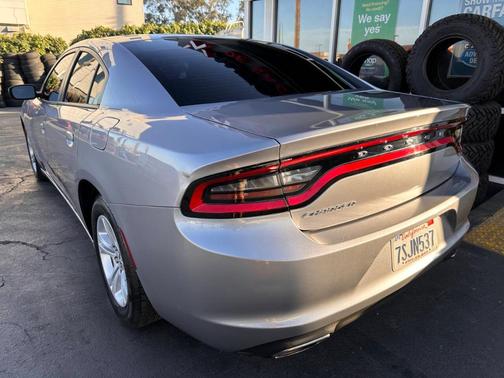 2016 Dodge Charger SE