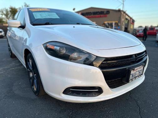 White 2016 Dodge Dart SE