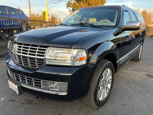 2014 Lincoln Navigator L