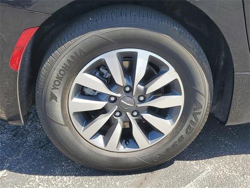 2024 Chrysler Pacifica Hybrid Select