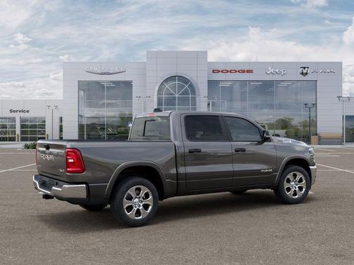 Granite Crystal Metallic Clearcoat 2025 RAM 1500 Big Horn/Lone Star