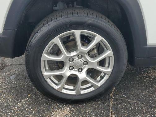 Bright White Clearcoat 2022 Jeep Compass Latitude Lux