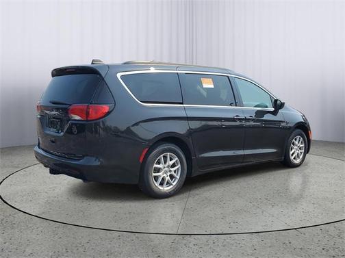 2021 Chrysler Voyager LXI