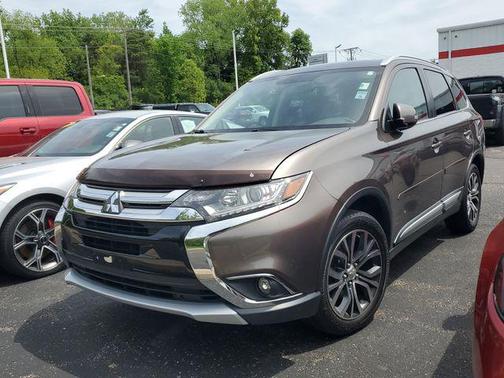 Bronze 2017 Mitsubishi Outlander SEL S-AWC