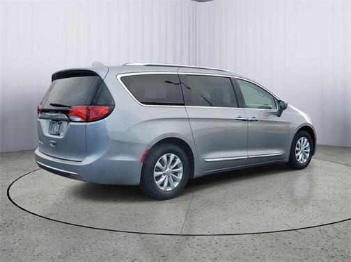 2018 Chrysler Pacifica Touring-L Plus