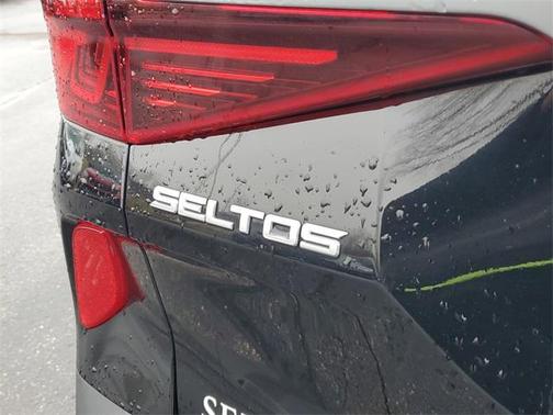 2023 Kia Seltos S