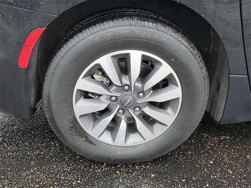 2024 Chrysler Pacifica Hybrid Select