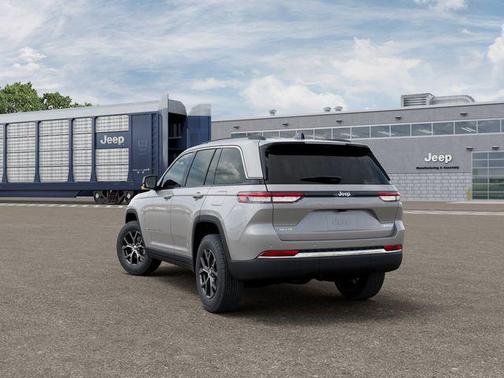 Silver Zynith 2025 Jeep Grand Cherokee Limited