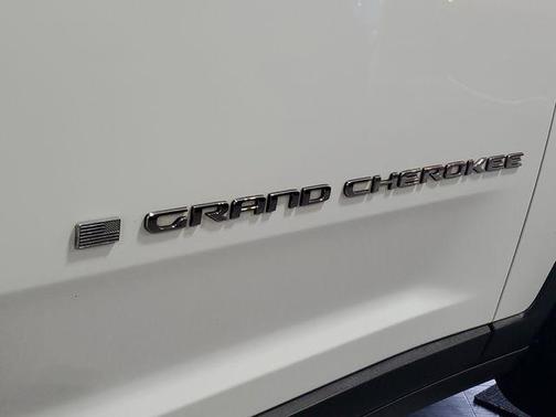 Bright White Clearcoat 2023 Jeep Grand Cherokee L Limited