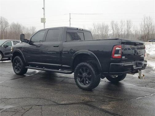 2019 RAM 2500 Laramie Crew Cab 4x4 6'4' Box