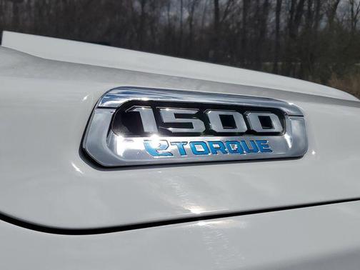 Bright White Clearcoat 2023 RAM 1500 Big Horn/Lone Star