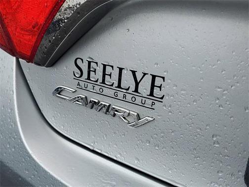 2016 Toyota Camry Hybrid SE