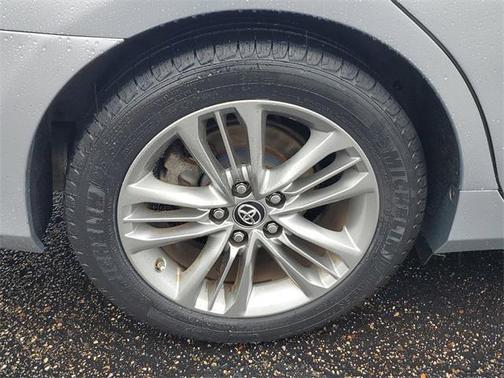 2016 Toyota Camry Hybrid SE