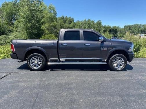 Photo 2 of 32 of 2016 RAM 2500 Longhorn
