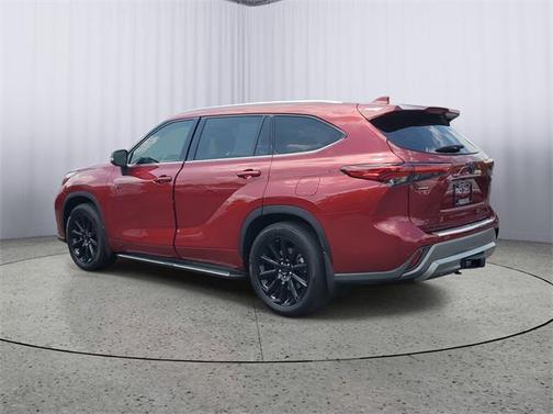 2022 Toyota Highlander Hybrid Platinum
