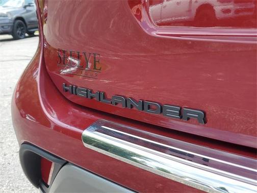 2022 Toyota Highlander Hybrid Platinum