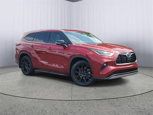 2022 Toyota Highlander Hybrid Platinum