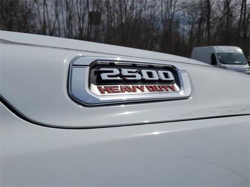 2022 RAM 2500 Big Horn Crew Cab 4x4 6'4' Box