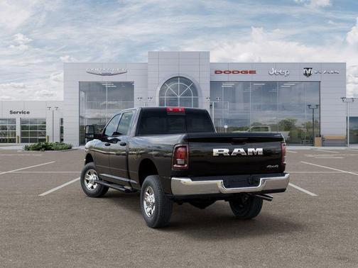 Diamond Black Crystal Pearlcoat 2026 RAM 2500 Tradesman Crew Cab 4x4 6'4' Box