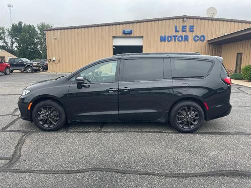2021 Chrysler Pacifica Touring-L