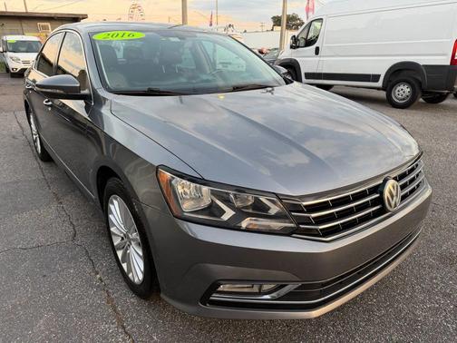 2016 Volkswagen Passat 1.8T SE w/Technology